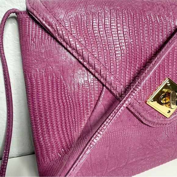 Kate Landry purple embossed leather snakeskin turnlock envelope clutch bag - Picture 3 of 16
